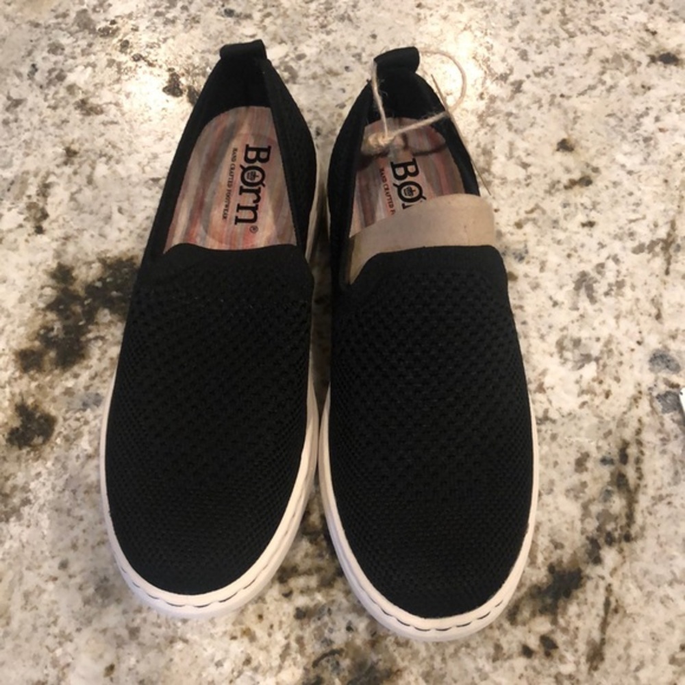 Born Women’s Size 8.5 (fits like 9) Parton Knit Slip-On‎ Shoe